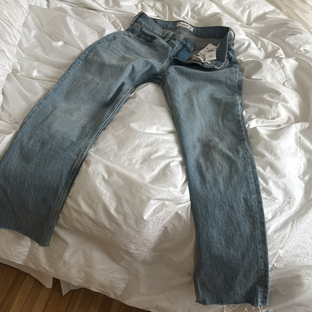 NWT Abercrombie fitch jeans size  27 mid rise 90’s straight